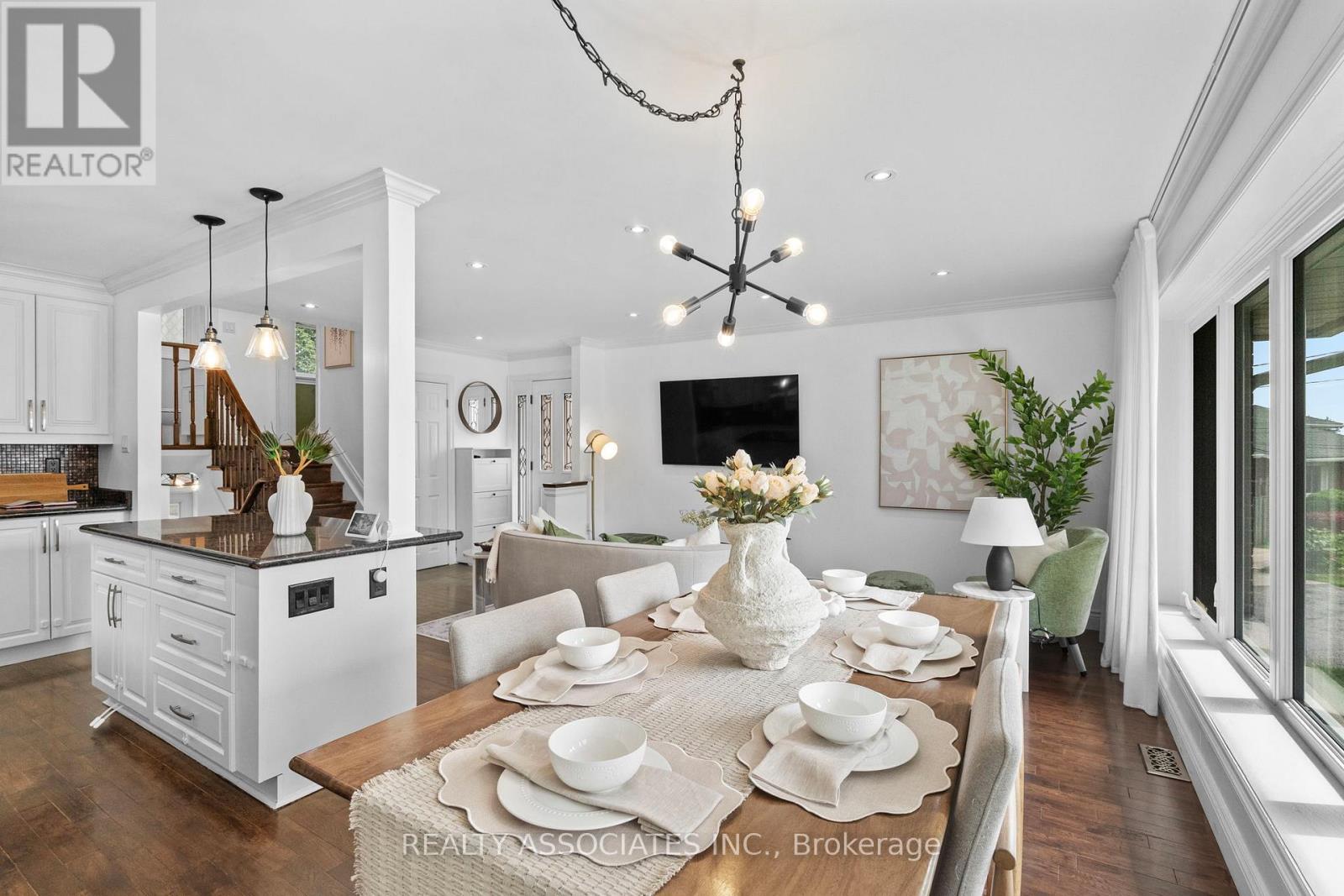 12 By Pass Court, Toronto, Ontario  M1T 1L1 - Photo 3 - E13462002