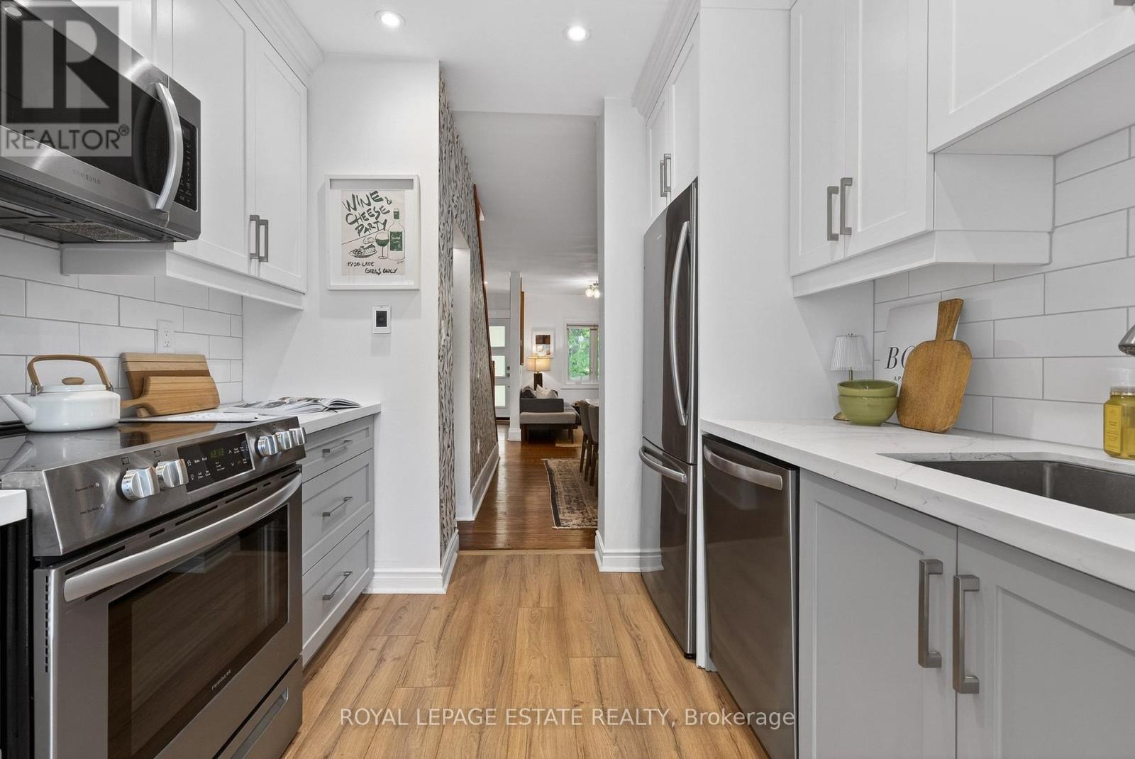 44 Bastedo Avenue, Toronto, Ontario  M4C 3M9 - Photo 14 - E13462022