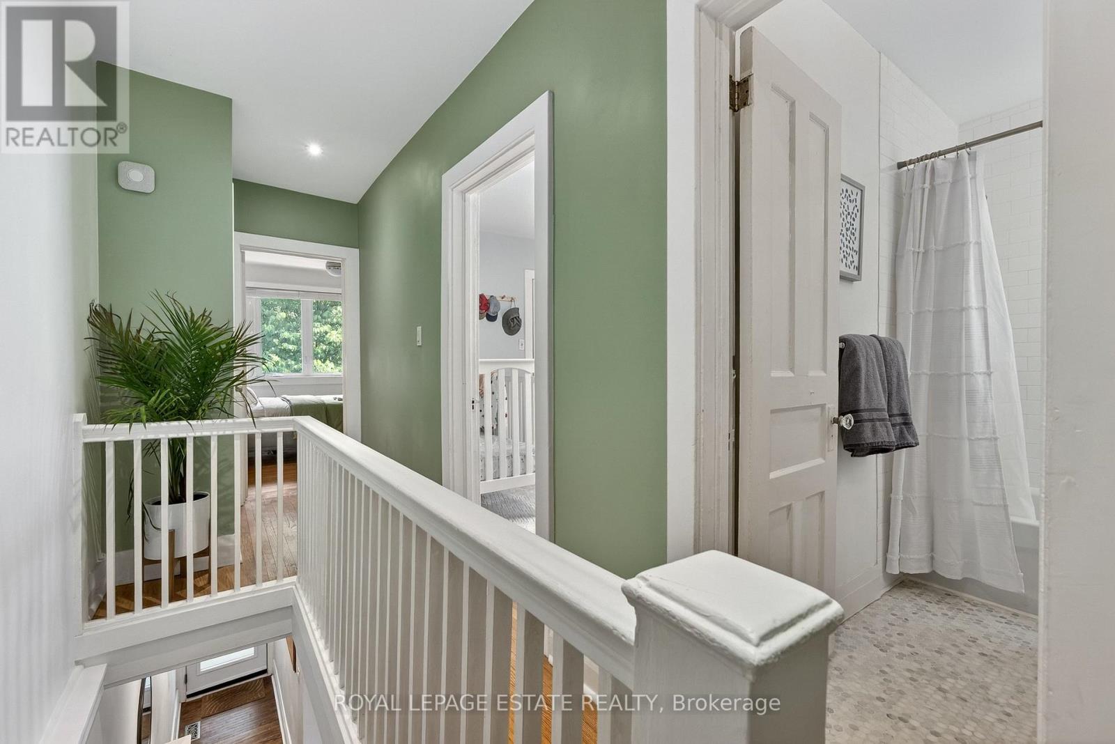 44 Bastedo Avenue, Toronto, Ontario  M4C 3M9 - Photo 17 - E13462022