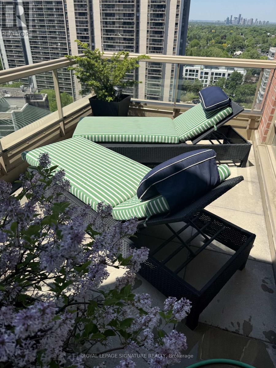1801 - 900 Mt Pleasant Road, Toronto, Ontario  M4P 3J9 - Photo 15 - C13235930