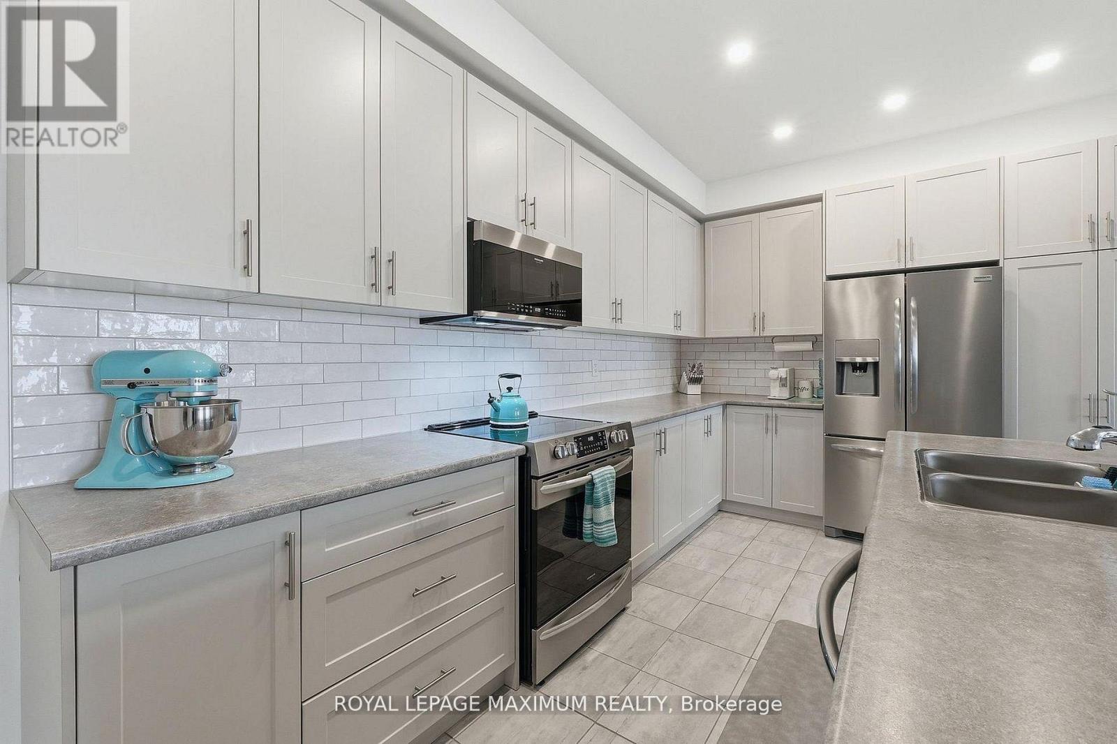 48 Cupples Farm Lane, East Gwillimbury (Mt Albert), Ontario  L0G 1M0 - Photo 12 - N13461740