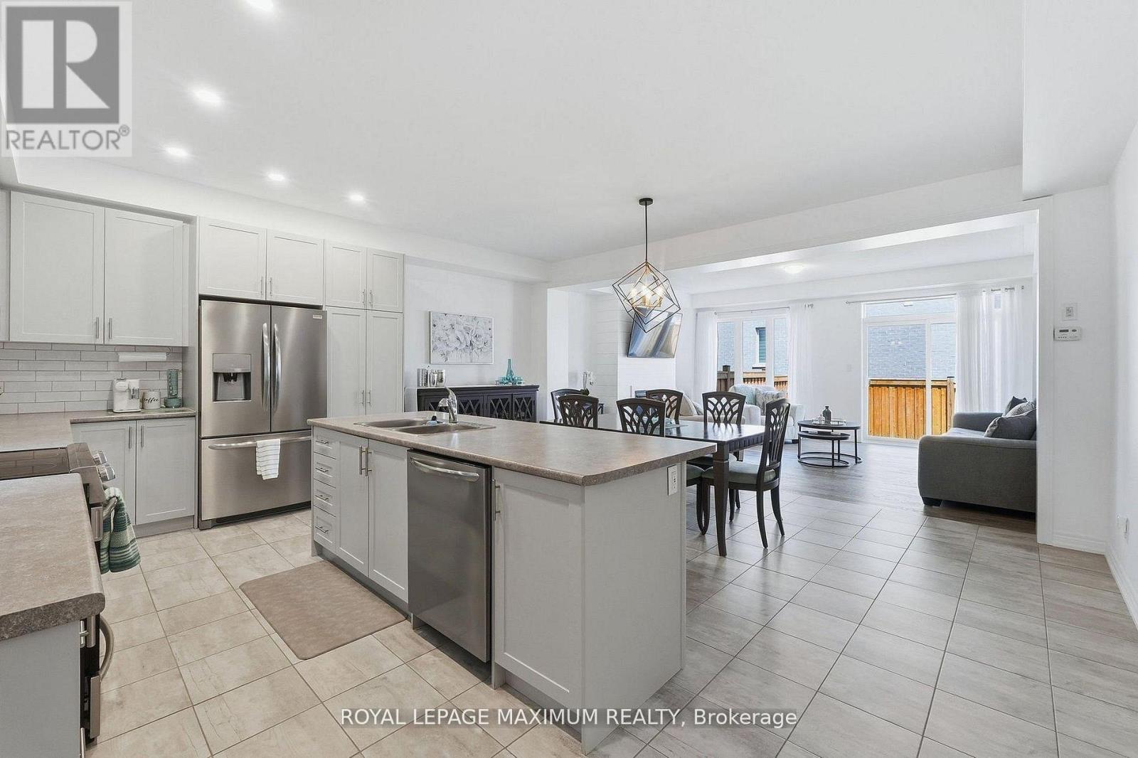 48 Cupples Farm Lane, East Gwillimbury (Mt Albert), Ontario  L0G 1M0 - Photo 6 - N13461740