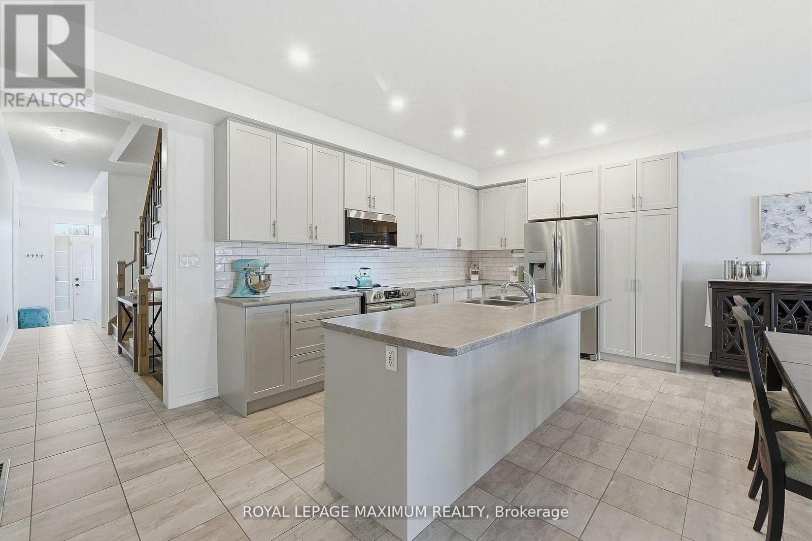48 Cupples Farm Lane, East Gwillimbury (Mt Albert), Ontario  L0G 1M0 - Photo 8 - N13461740