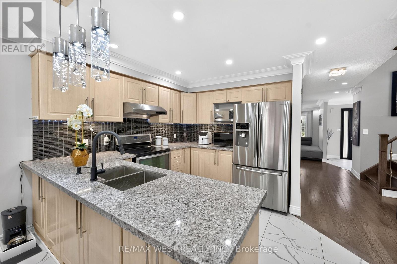46 Villa Antica Drive, Vaughan, Ontario  L4H 1P9 - Photo 18 - N13461872
