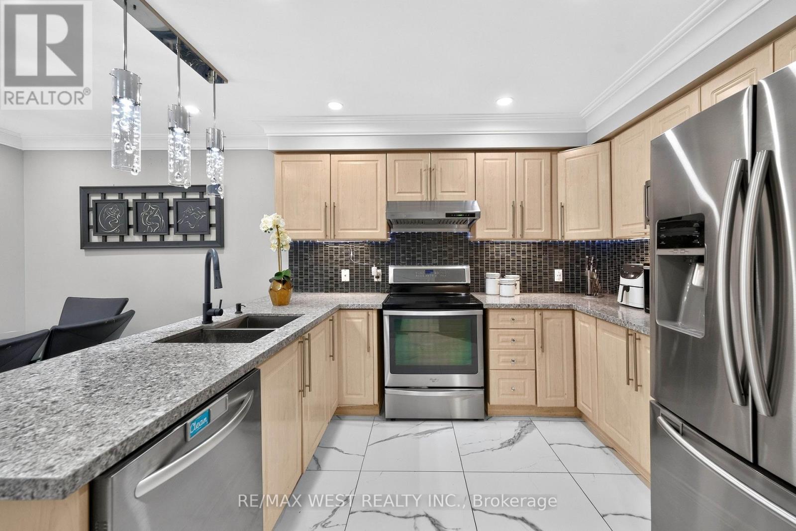 46 Villa Antica Drive, Vaughan, Ontario  L4H 1P9 - Photo 19 - N13461872