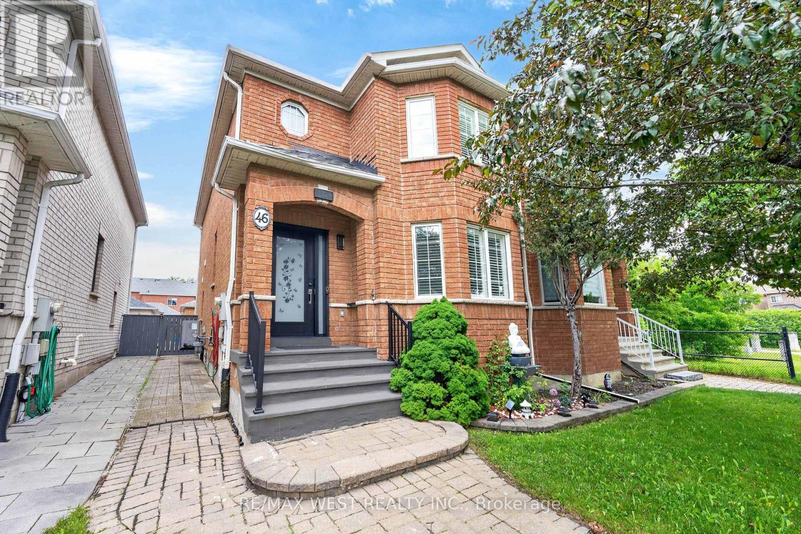 46 Villa Antica Drive, Vaughan, Ontario  L4H 1P9 - Photo 2 - N13461872