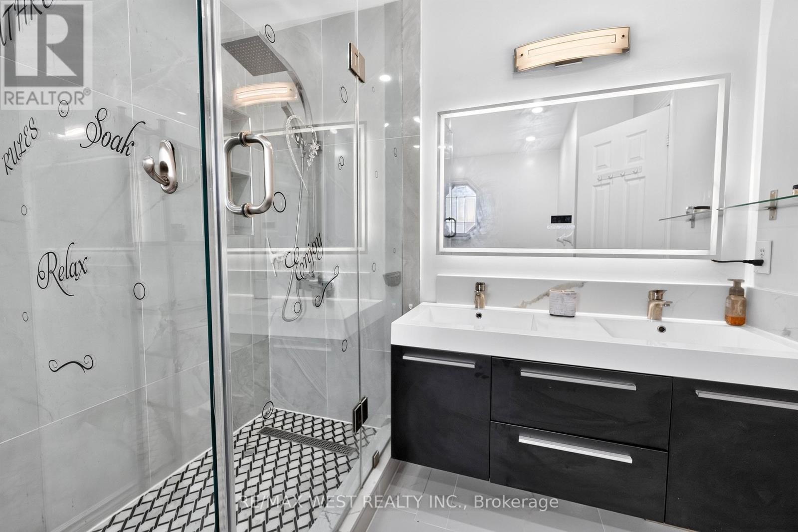 46 Villa Antica Drive, Vaughan, Ontario  L4H 1P9 - Photo 29 - N13461872