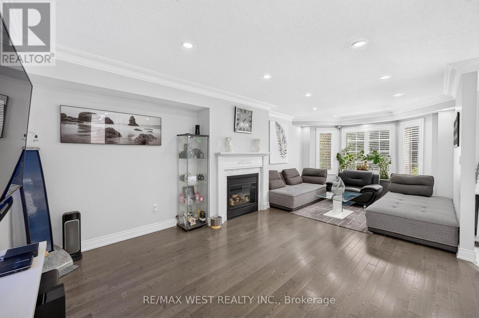46 Villa Antica Drive, Vaughan, Ontario  L4H 1P9 - Photo 7 - N13461872