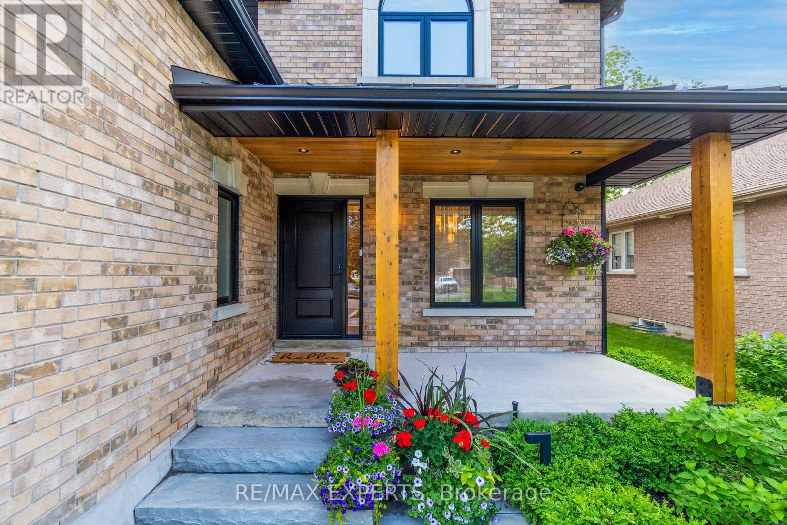 8 Brent Road, East Gwillimbury, Ontario  L9N 1R9 - Photo 4 - N13461910