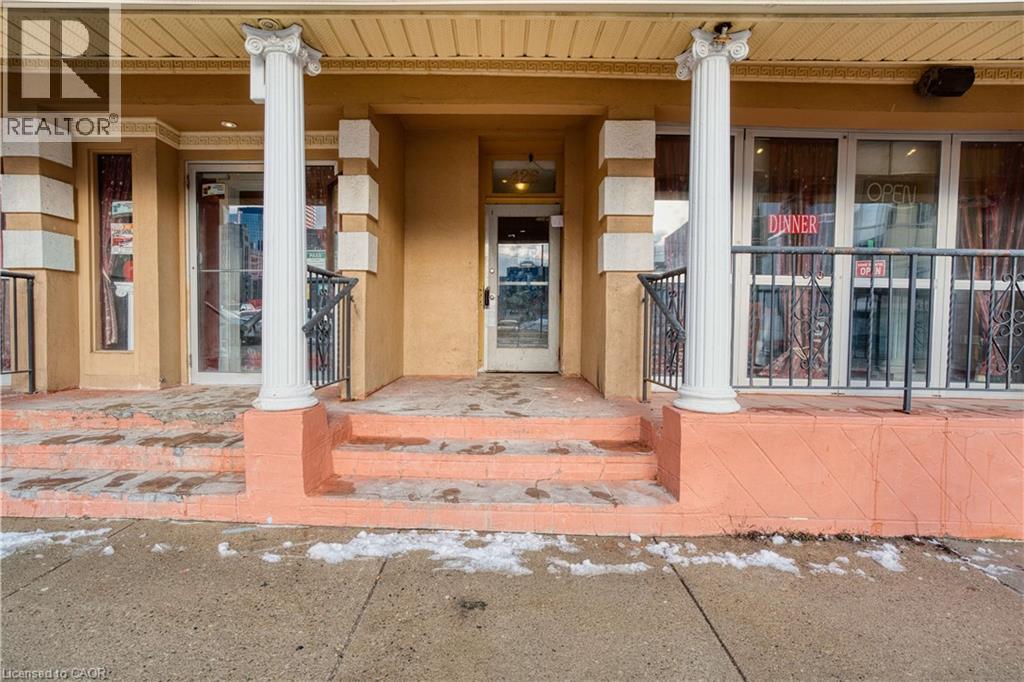 426 CLARENCE Street Unit# 5 - Photo 2