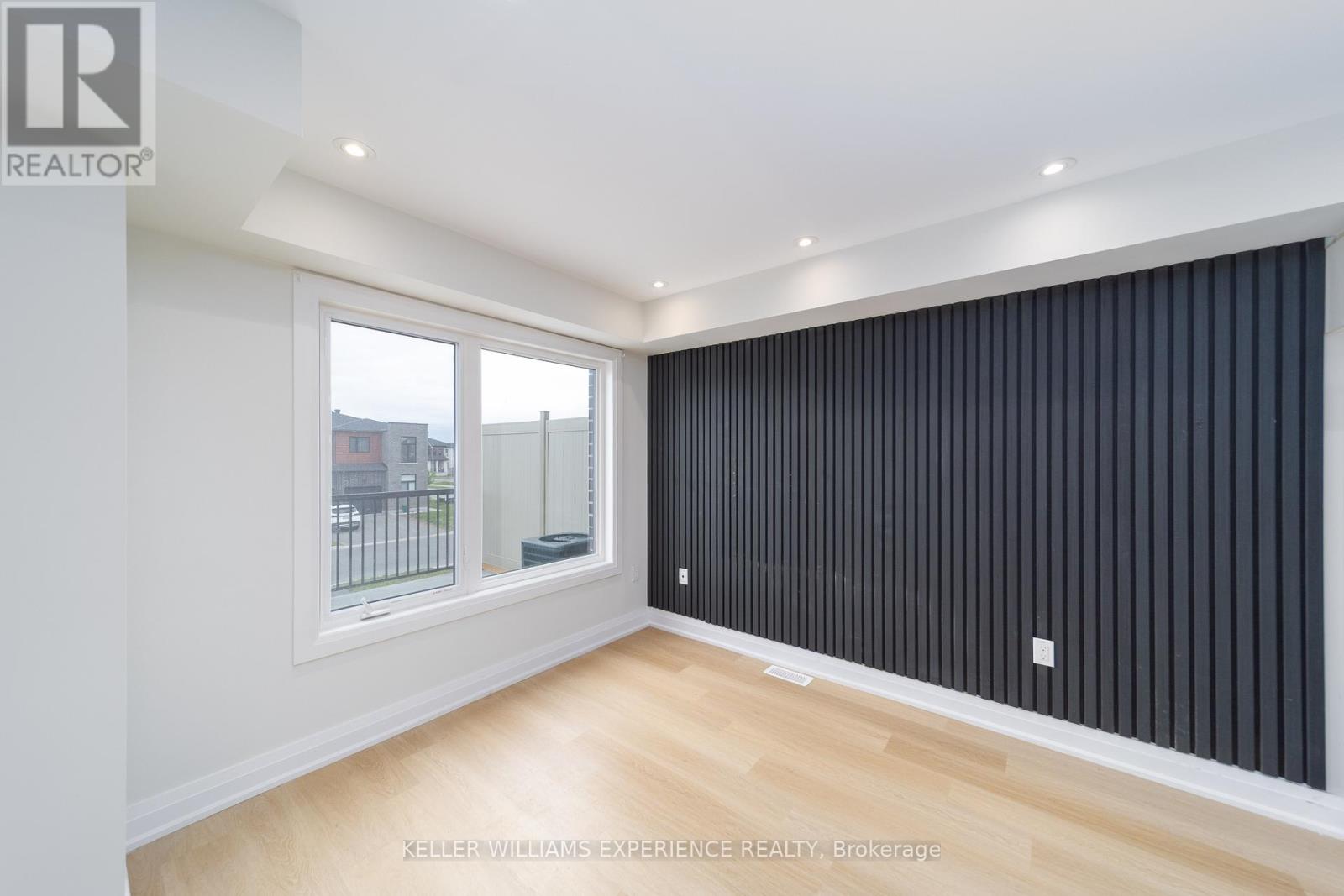 101 Fairlane Avenue, Barrie (Painswick South), Ontario  L9J 0M5 - Photo 8 - S13461736