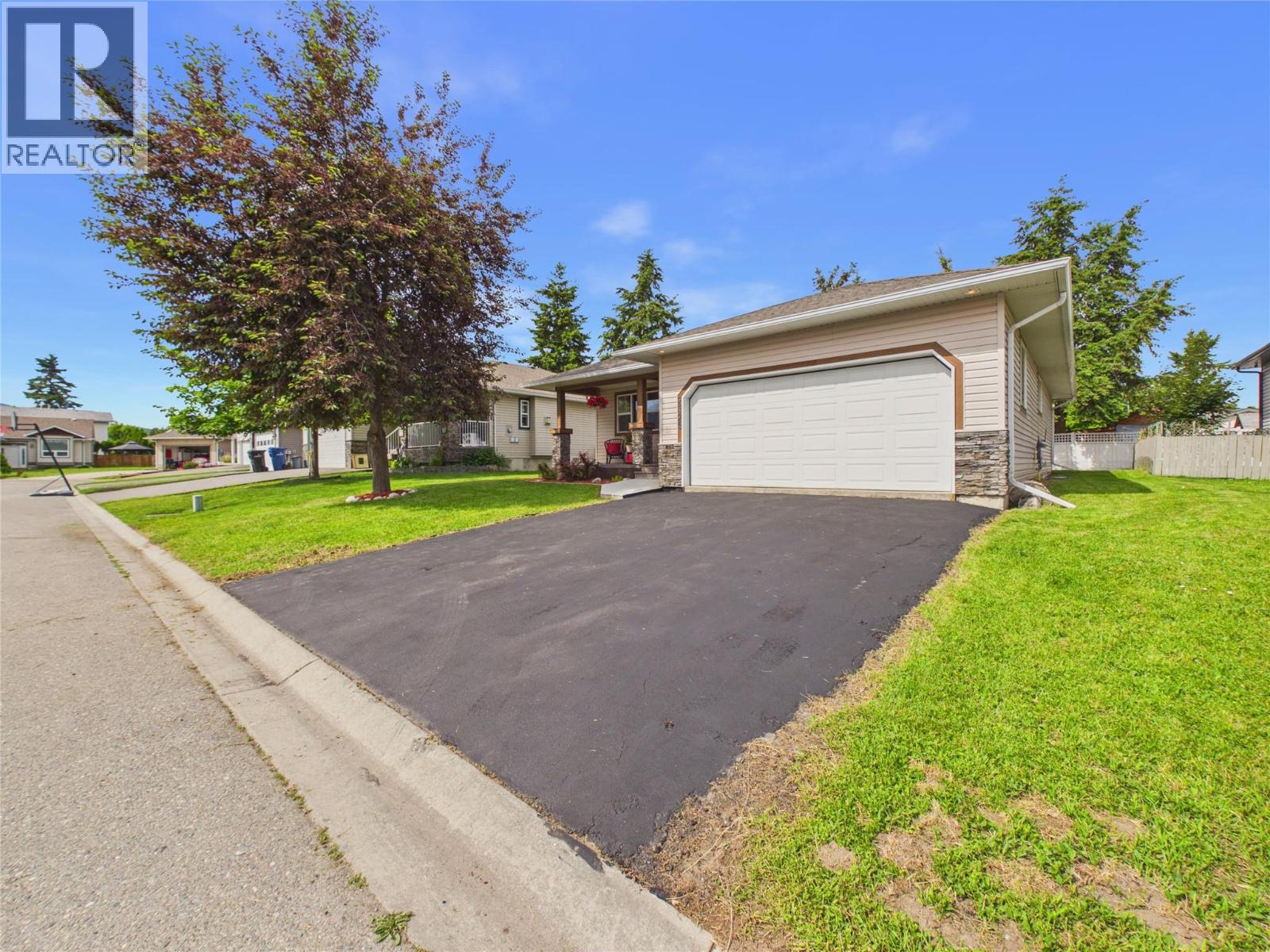 2325 Mt Baker Crescent, Cranbrook, British Columbia  V1C 6L4 - Photo 3 - 10391812