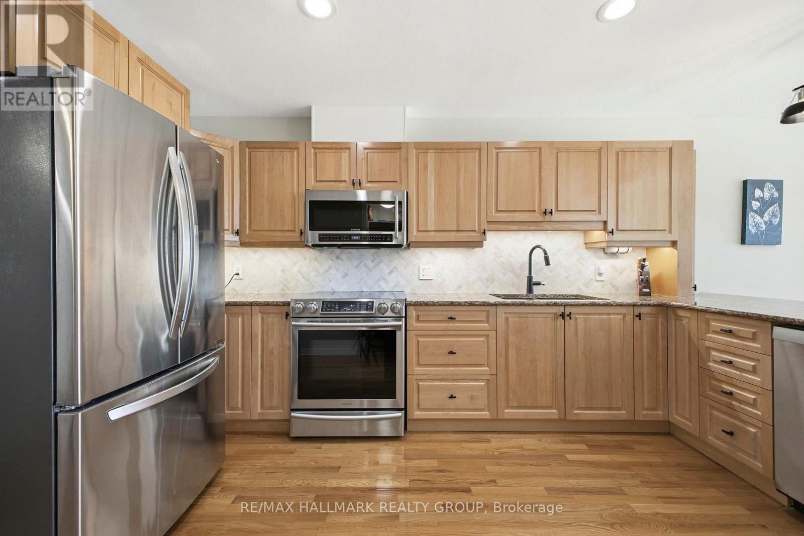 303b James Street, Ottawa, Ontario  K1R 5M8 - Photo 4 - X13462150
