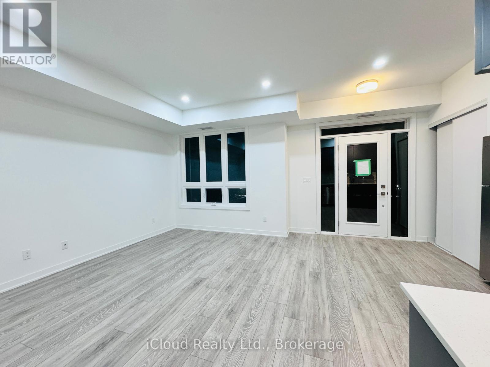 9 - 4025 Hickory Drive, Mississauga, Ontario  L4W 1L1 - Photo 3 - W13461668