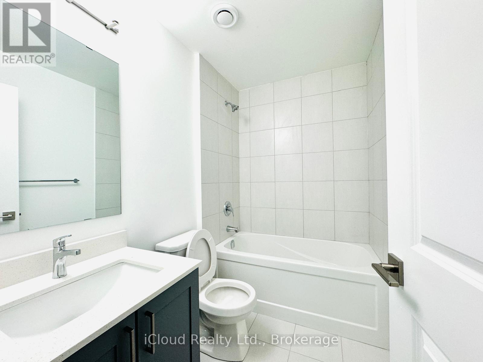 9 - 4025 Hickory Drive, Mississauga, Ontario  L4W 1L1 - Photo 4 - W13461668