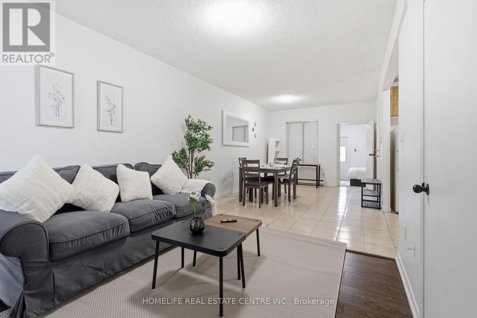 303 - 223 JAMESON AVENUE, Toronto, Ontario