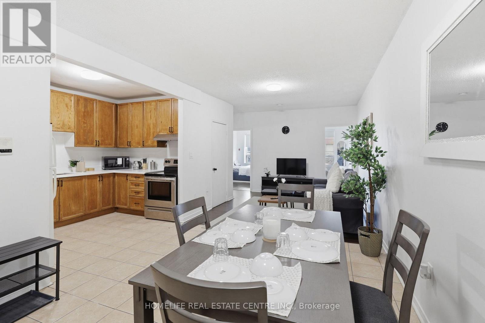 303 - 223 Jameson Avenue, Toronto, Ontario  M6K 2Y7 - Photo 3 - W13461686