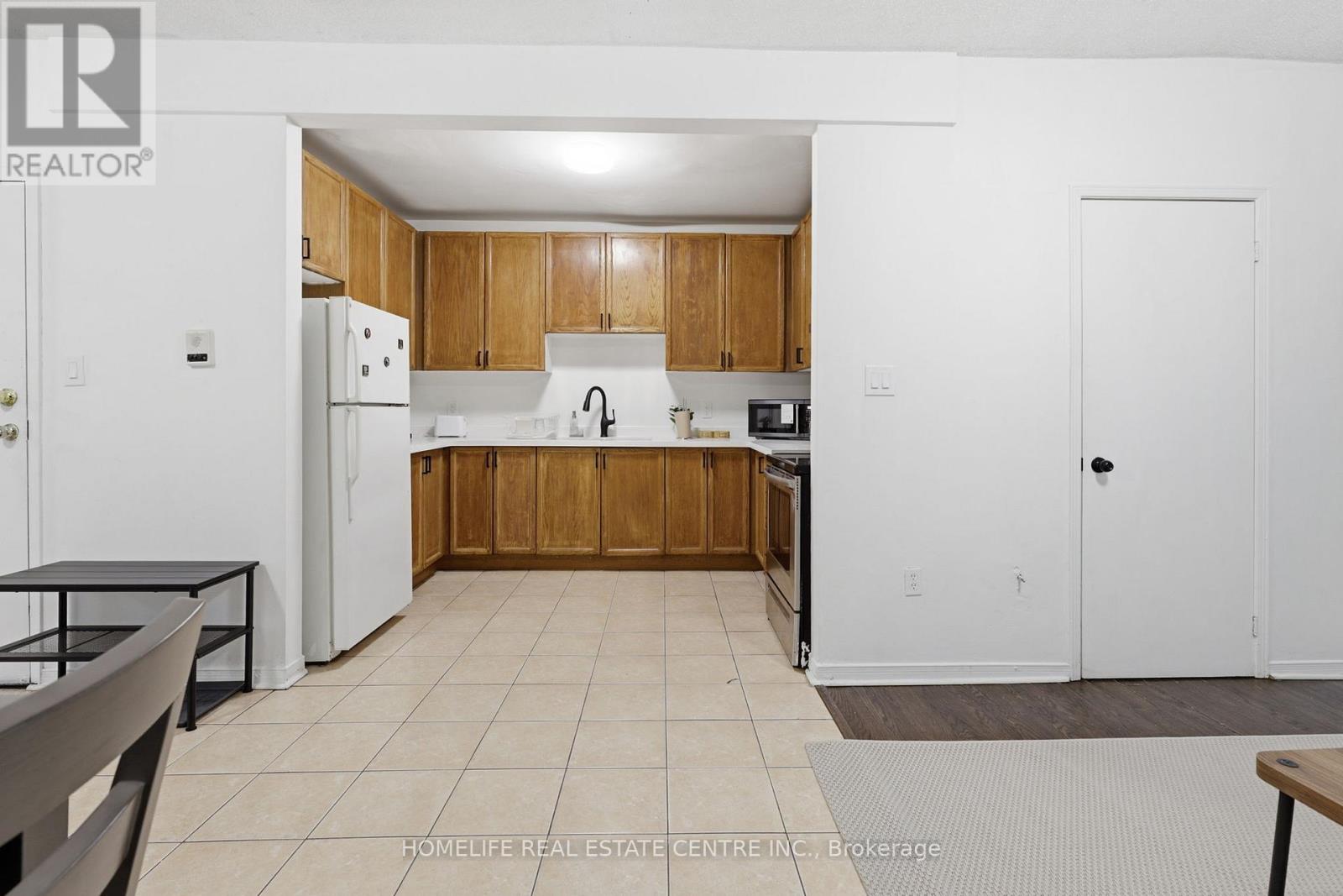 303 - 223 Jameson Avenue, Toronto, Ontario  M6K 2Y7 - Photo 4 - W13461686