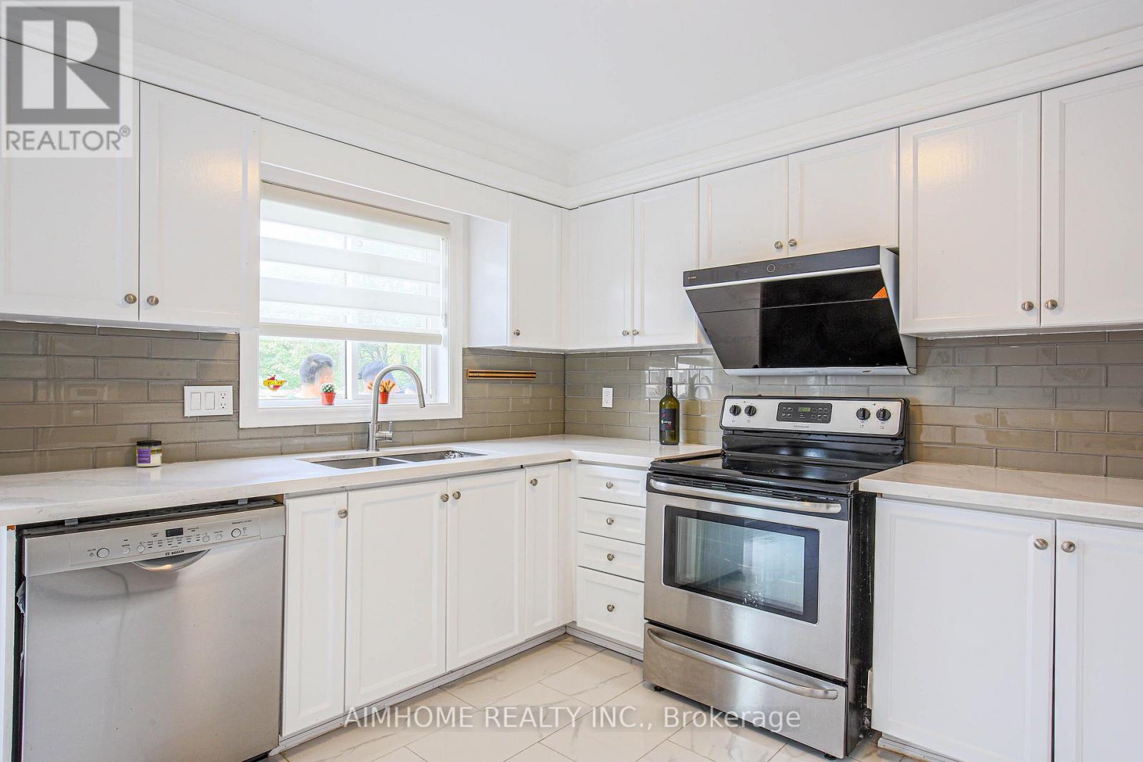 6401 Saratoga Way, Mississauga, Ontario L5N 7V4 - Photo 12 - W13461706