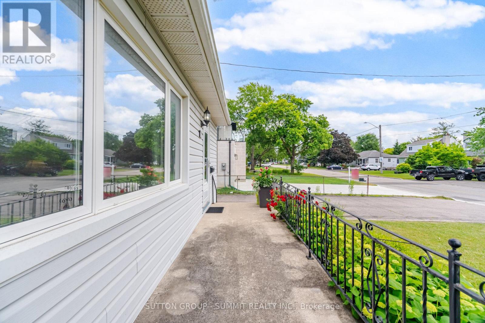 7 Earl Street, Mississauga, Ontario  L5M 1N6 - Photo 5 - W13461738