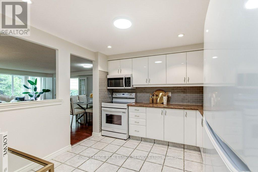 301 - 2121 Lakeshore Road, Burlington, Ontario  L7R 1C9 - Photo 12 - W13461766