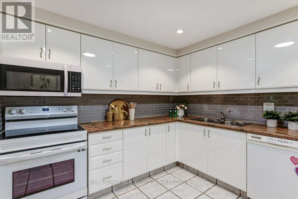 301 - 2121 Lakeshore Road, Burlington, Ontario  L7R 1C9 - Photo 16 - W13461766