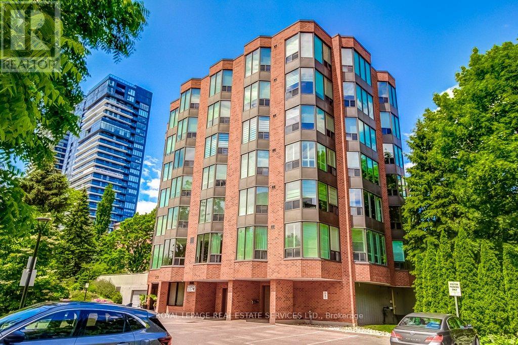 301 - 2121 Lakeshore Road, Burlington, Ontario  L7R 1C9 - Photo 2 - W13461766