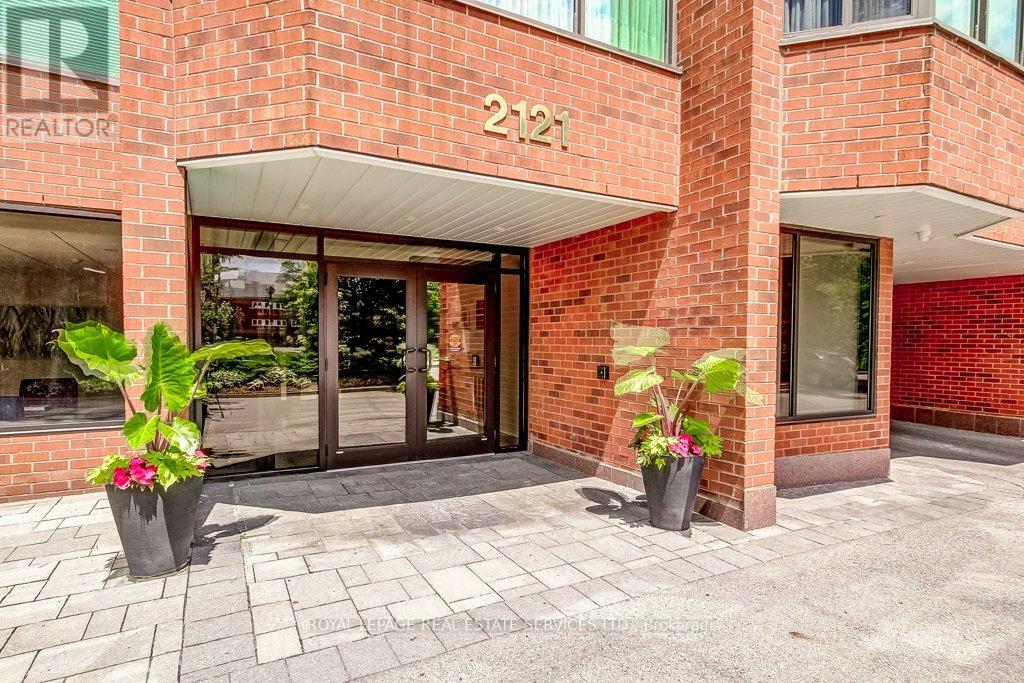 301 - 2121 Lakeshore Road, Burlington, Ontario  L7R 1C9 - Photo 3 - W13461766