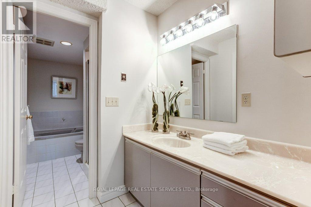 301 - 2121 Lakeshore Road, Burlington, Ontario  L7R 1C9 - Photo 39 - W13461766