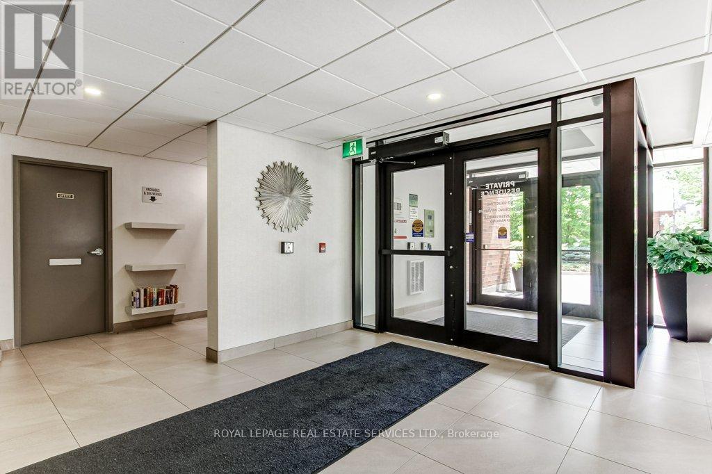 301 - 2121 Lakeshore Road, Burlington, Ontario  L7R 1C9 - Photo 4 - W13461766