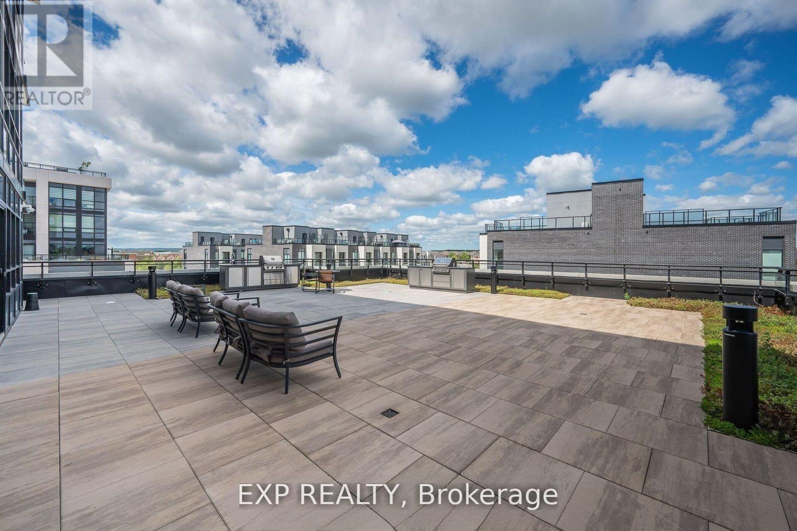 525 - 395 Dundas Street W, Oakville, Ontario  L6M 5R8 - Photo 4 - W13461772