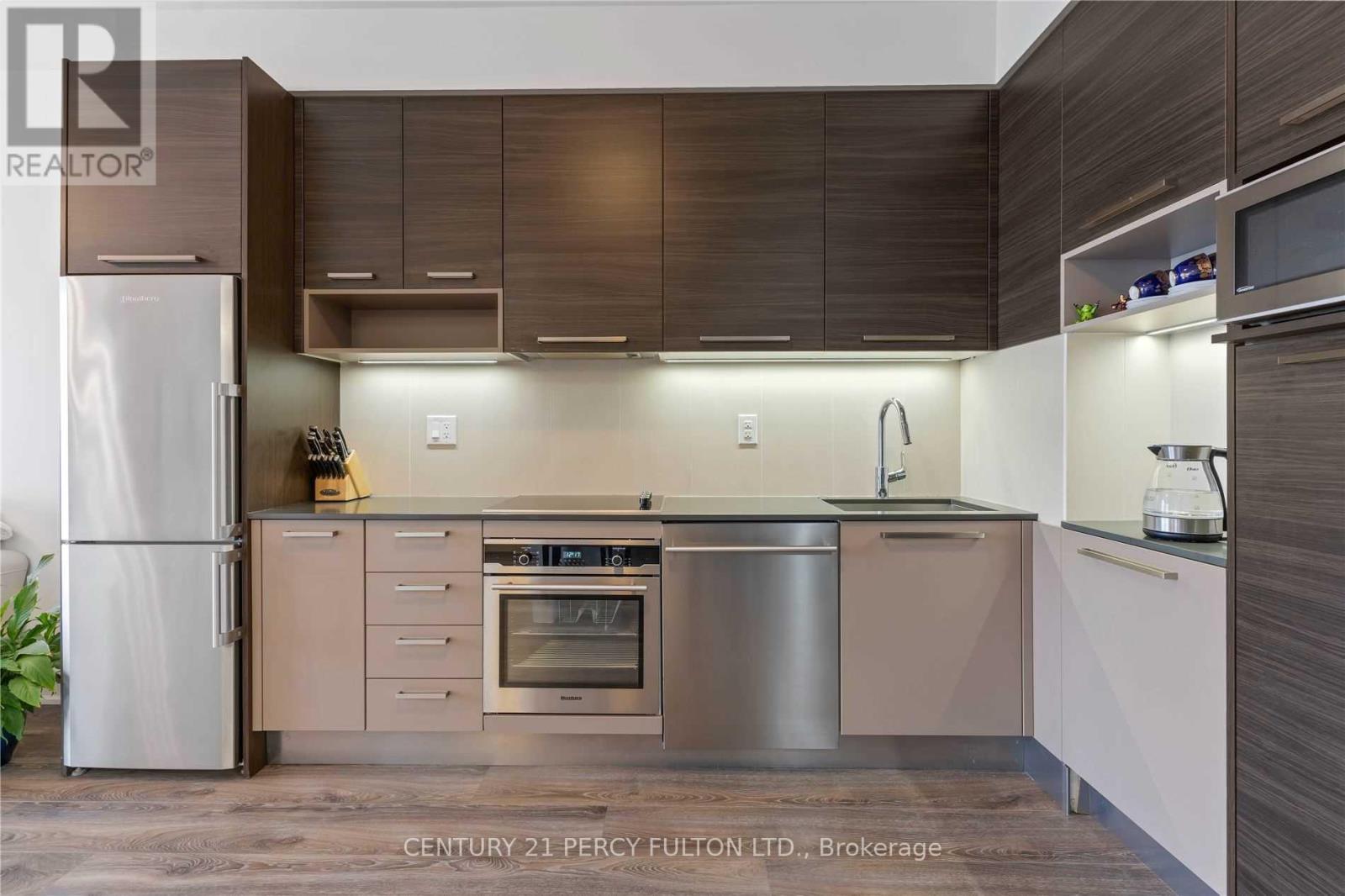 1401 - 36 Park Lawn Road, Toronto, Ontario  M8Y 3H8 - Photo 1 - W13461860