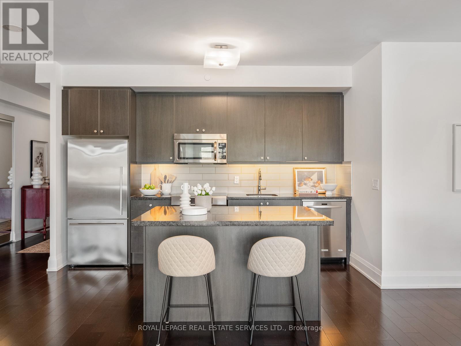 225 - 1 Old Mill Drive, Toronto, Ontario  M6S 0A1 - Photo 17 - W13461950