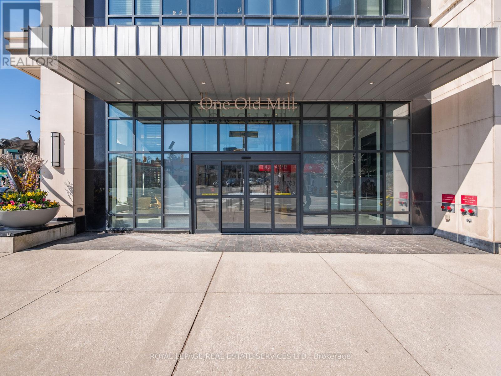 225 - 1 Old Mill Drive, Toronto, Ontario  M6S 0A1 - Photo 3 - W13461950