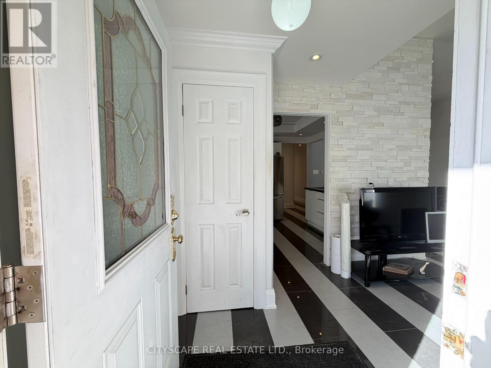 Upper - 135 Bonham Boulevard, Mississauga, Ontario  L5M 1C8 - Photo 5 - W13462010