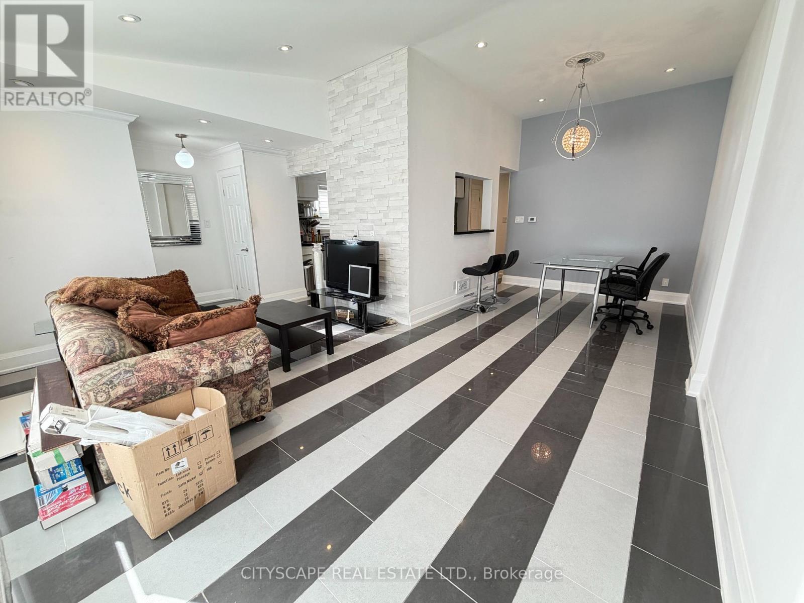 Upper - 135 Bonham Boulevard, Mississauga, Ontario  L5M 1C8 - Photo 6 - W13462010