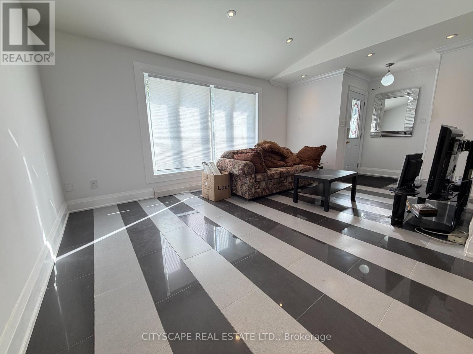 Upper - 135 Bonham Boulevard, Mississauga, Ontario  L5M 1C8 - Photo 8 - W13462010