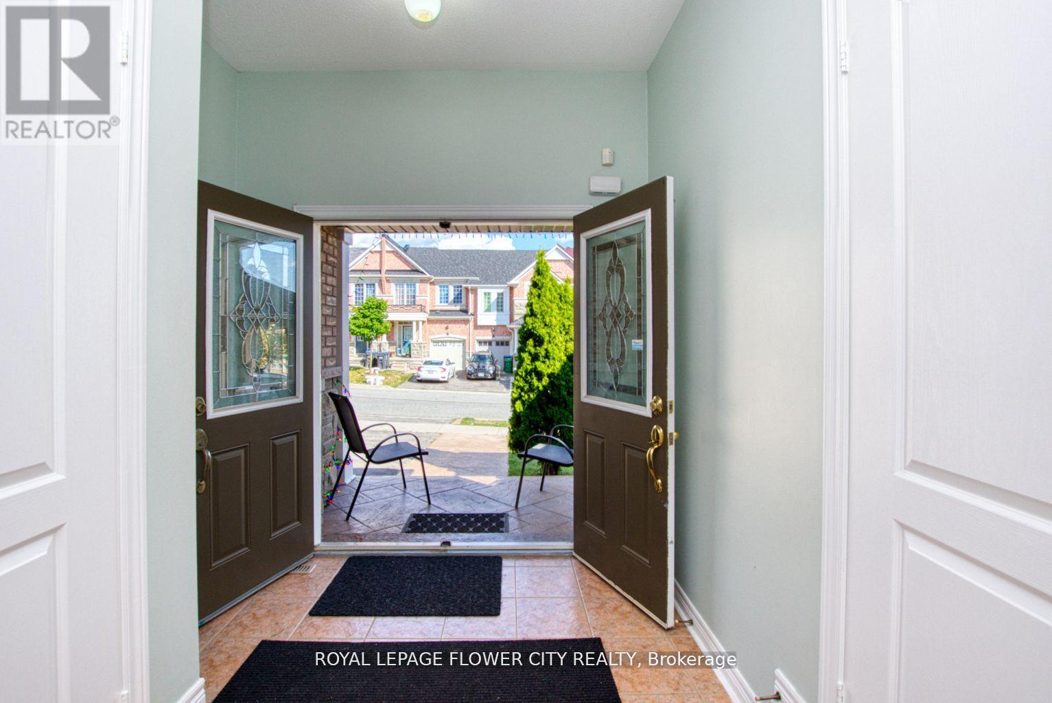 # Upper - 18 Saint Eugene Street, Brampton, Ontario  L6Y 0K9 - Photo 3 - W13462038