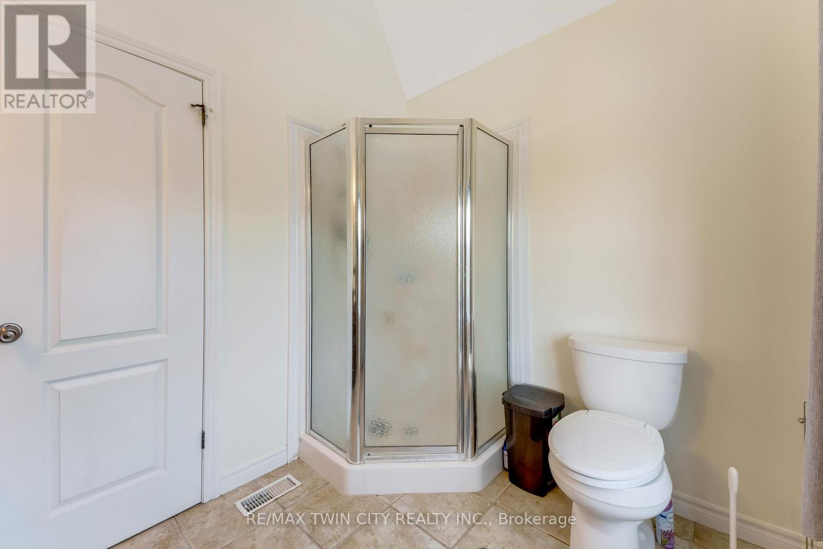 27 Tremaine Drive, Kitchener, Ontario  N2A 4L9 - Photo 21 - X13462026