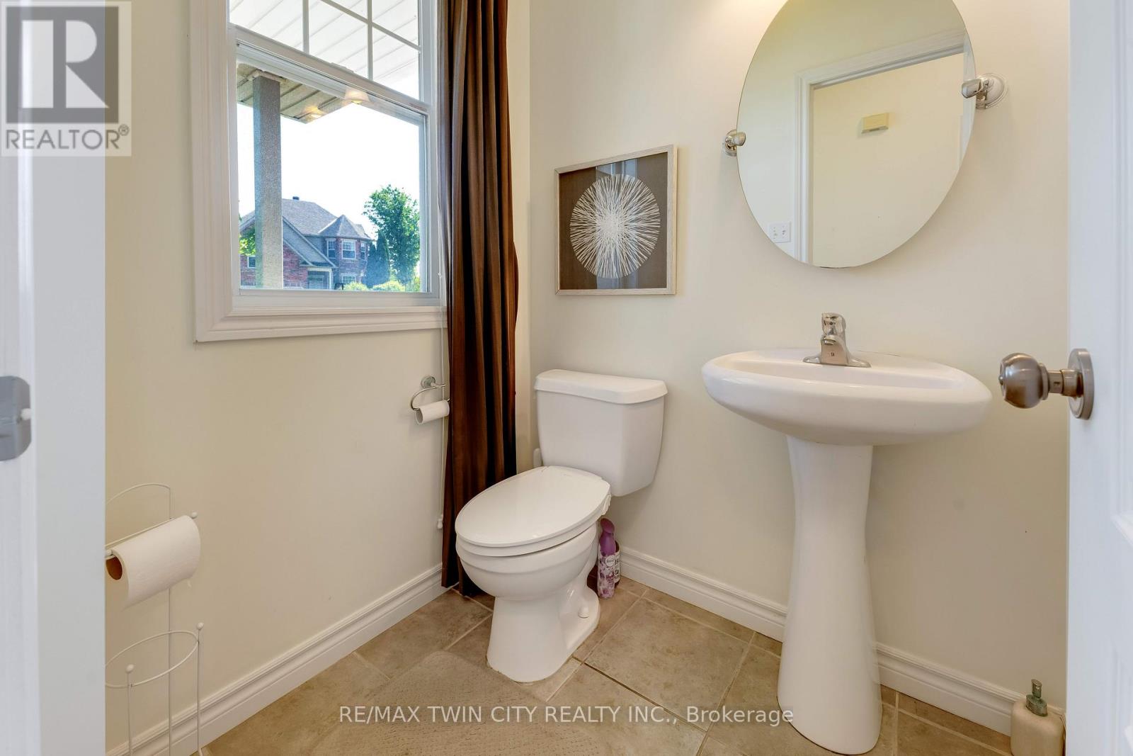 27 Tremaine Drive, Kitchener, Ontario  N2A 4L9 - Photo 6 - X13462026