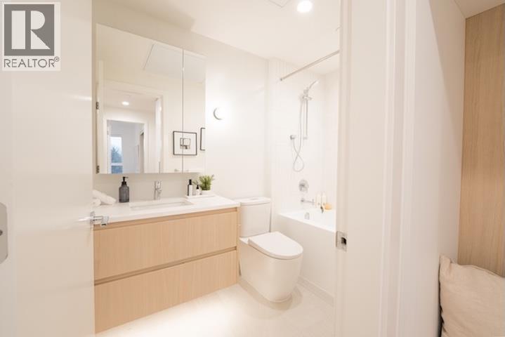 205 585 Kemsley Avenue, Coquitlam, British Columbia  V3J 3Z1 - Photo 12 - R3087162
