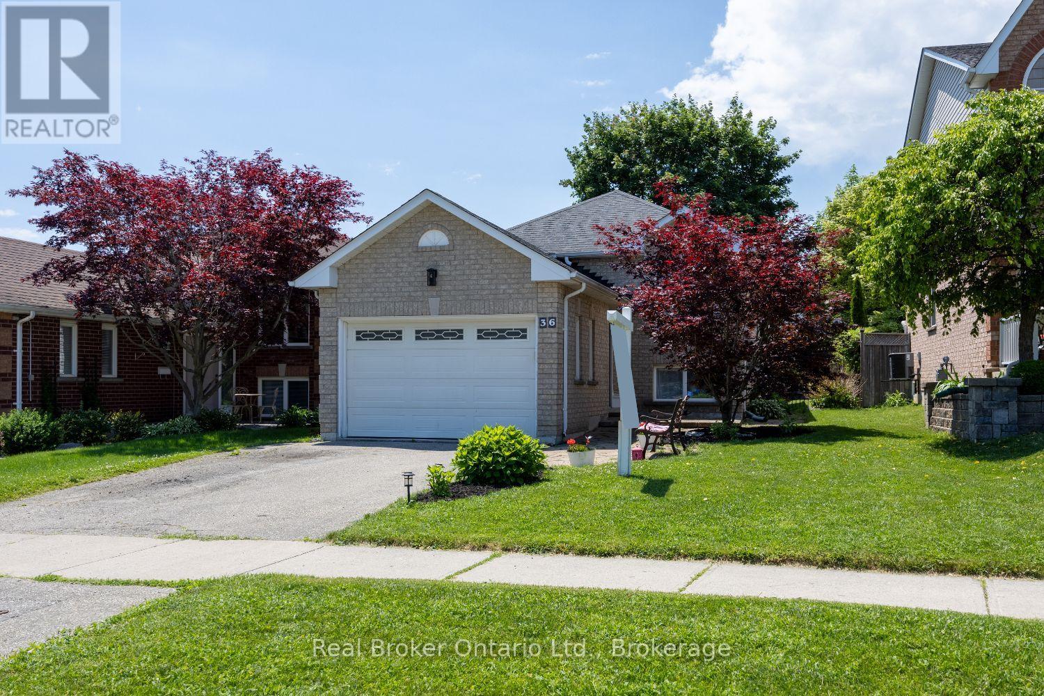 36 APPLE BLOSSOM BOULEVARD, Clarington, Ontario