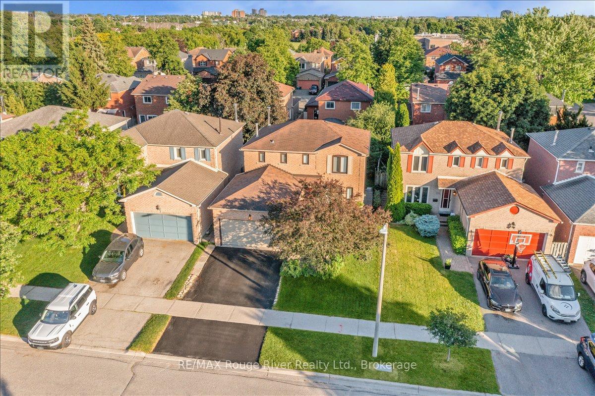 5 GURR CRESCENT, Ajax, Ontario