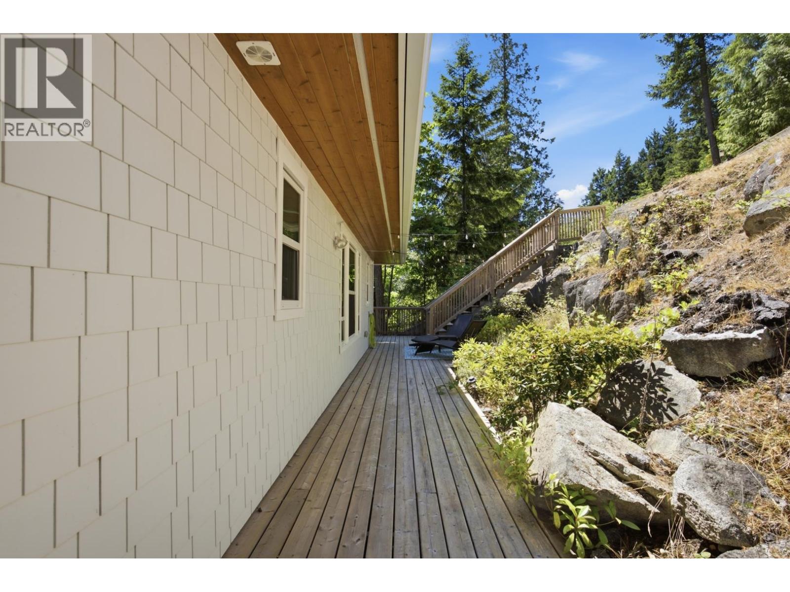 5673 Salmon Drive, Sechelt, British Columbia  V0N 3A0 - Photo 26 - R3137416