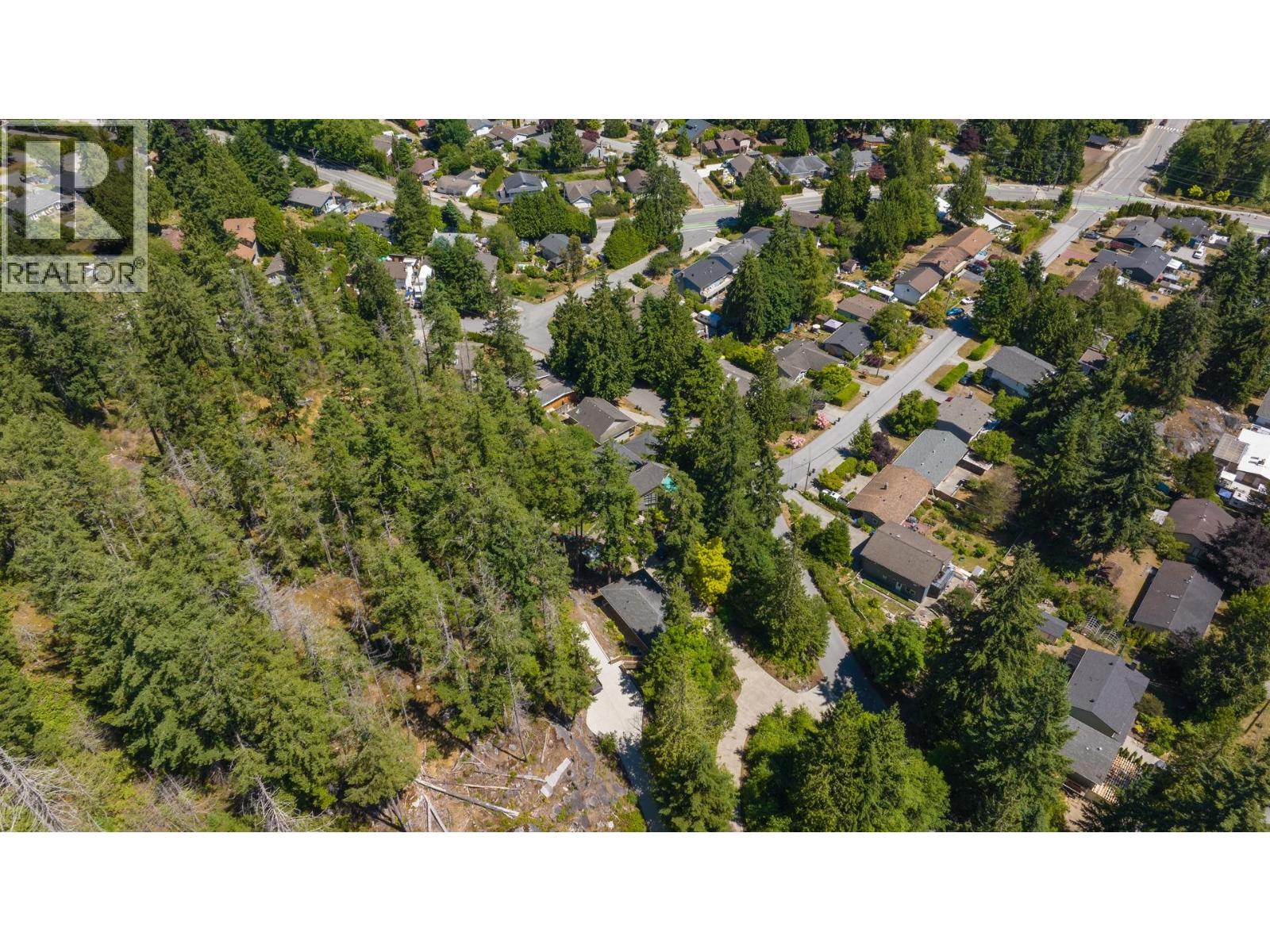 5673 Salmon Drive, Sechelt, British Columbia  V0N 3A0 - Photo 4 - R3137416