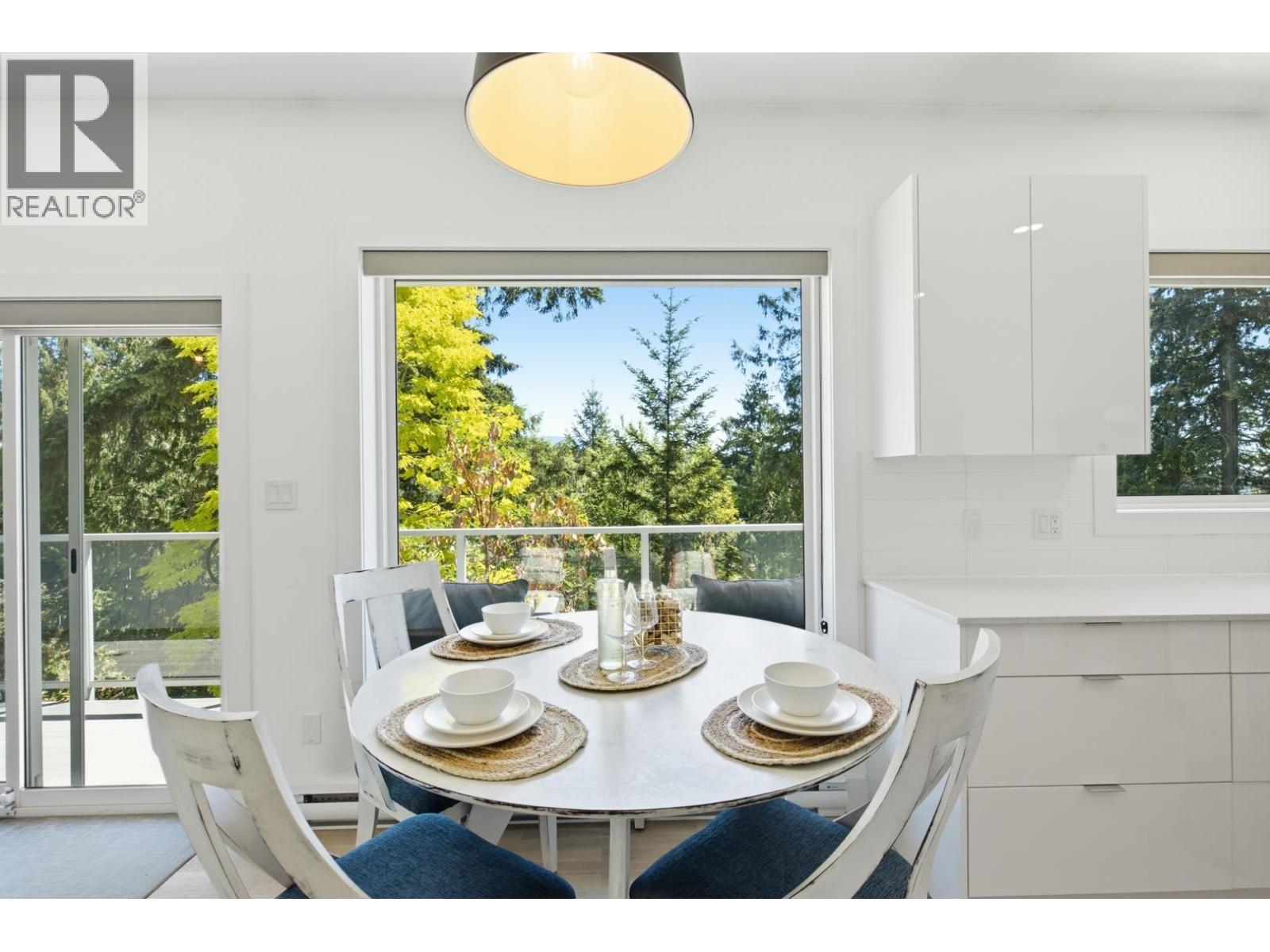 5673 Salmon Drive, Sechelt, British Columbia  V0N 3A0 - Photo 9 - R3137416