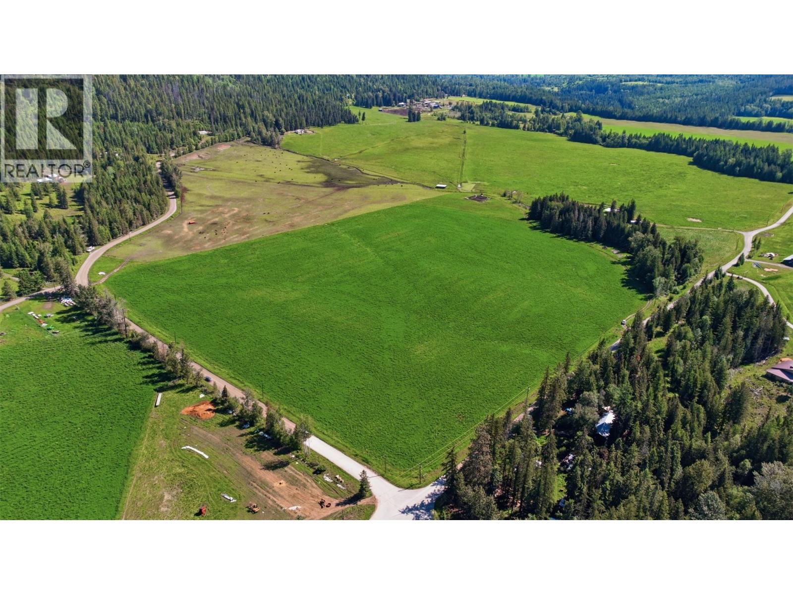 33 Lang Road, Cherryville, British Columbia  V0E 2G3 - Photo 4 - 10391252