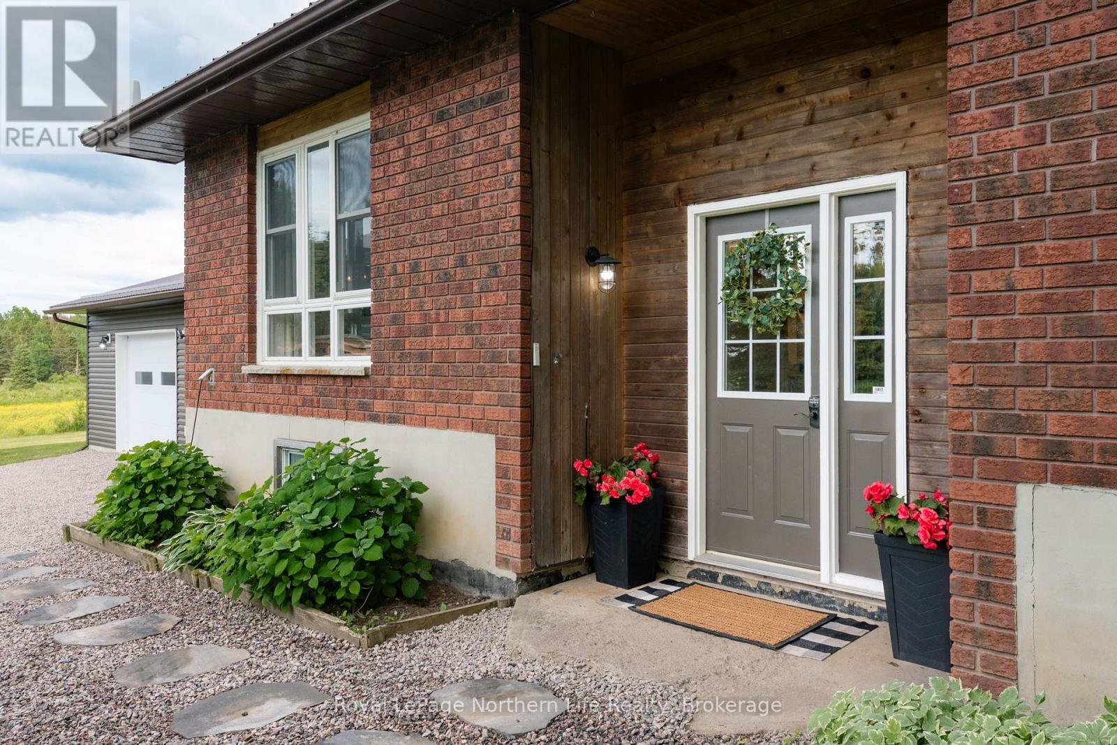 989 Pioneer Road, Chisholm, Ontario  P0H 1Z0 - Photo 4 - X13462154
