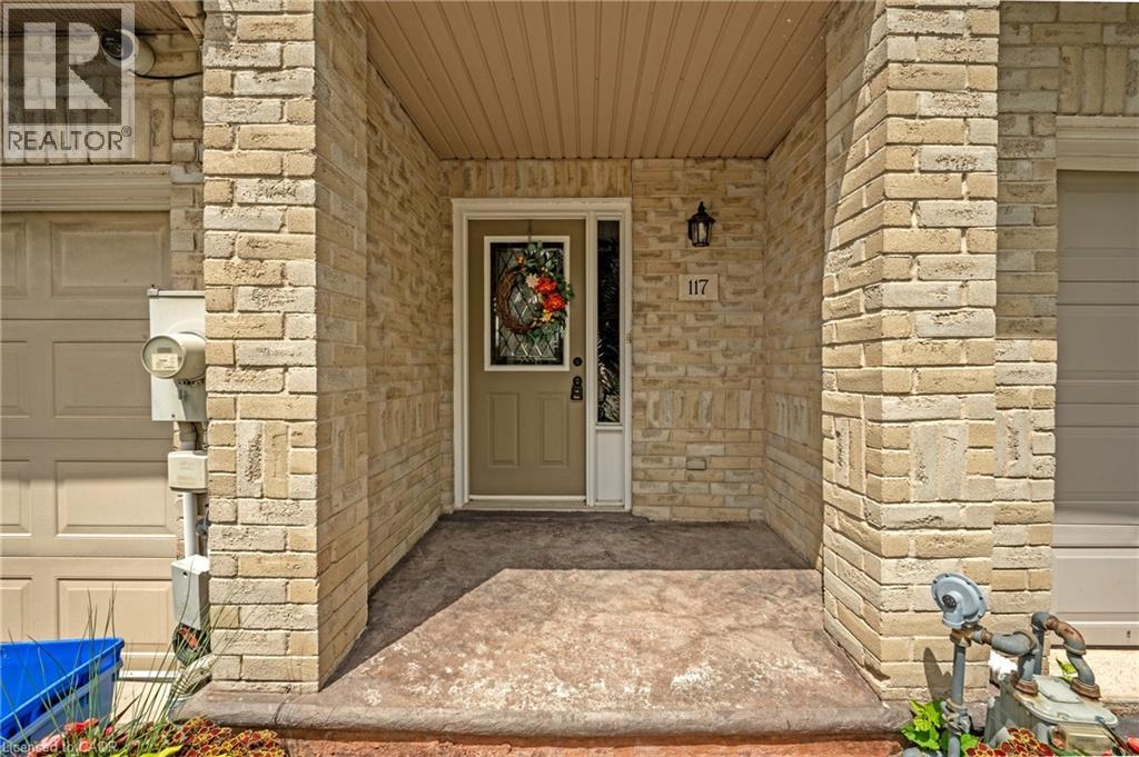 117 Frances Avenue, Stoney Creek, Ontario  L8E 6A3 - Photo 3 - 40840990