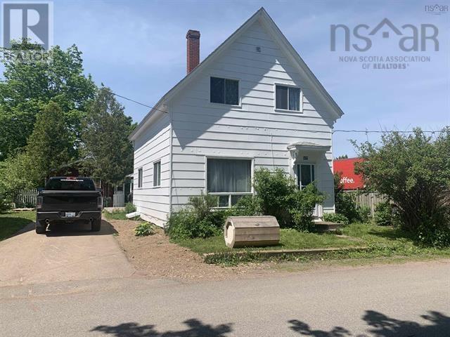 49 Chapel Street, Parrsboro, Nova Scotia